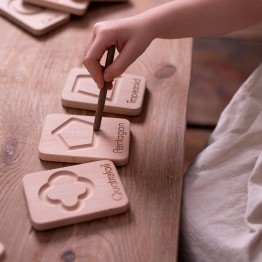 Wooden English Geometric Shapes (Montessori - 100% Natural) -Educational Toy